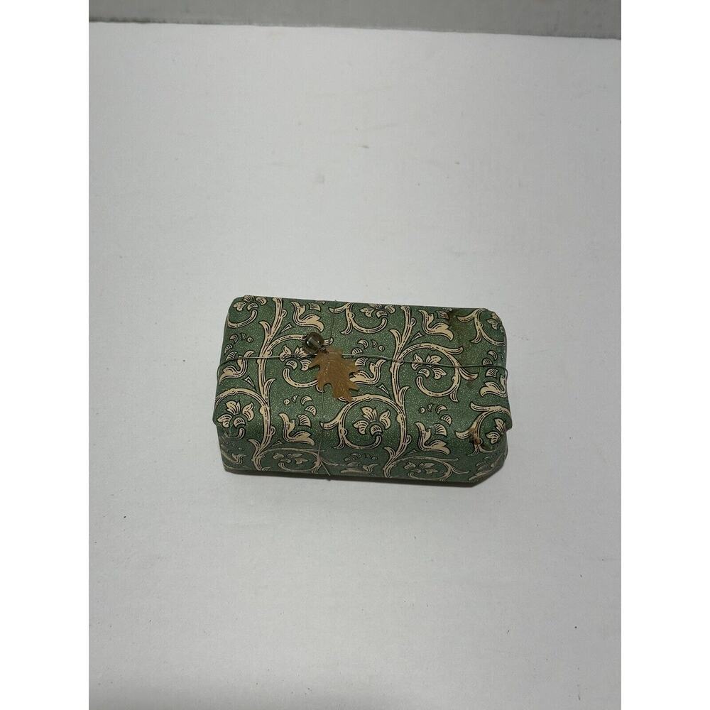 VINTAGE F21c Made In France Petit Formula Clove Mint Bar SOAP With Charm RARE